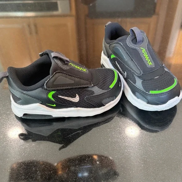 Nike Air Max Kids Sneakers - Black with Green Accents - Picture 3 of 13